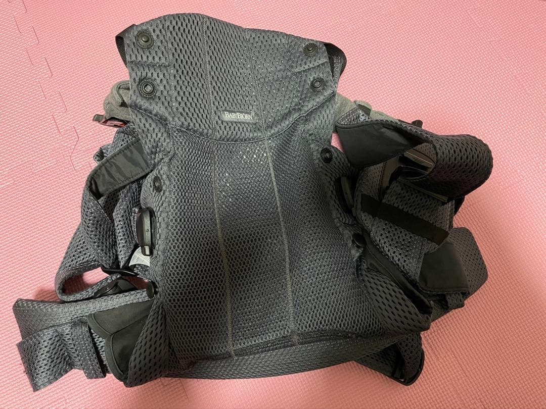 ビョルン　ハーモニー ダークグレー 抱っこ紐 メッシュ素材　カバー付き