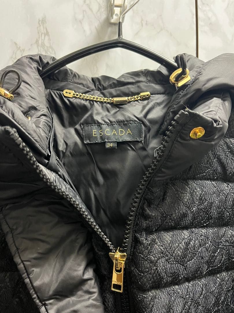 【美品】ESCADA レースダウンジャケット　黒