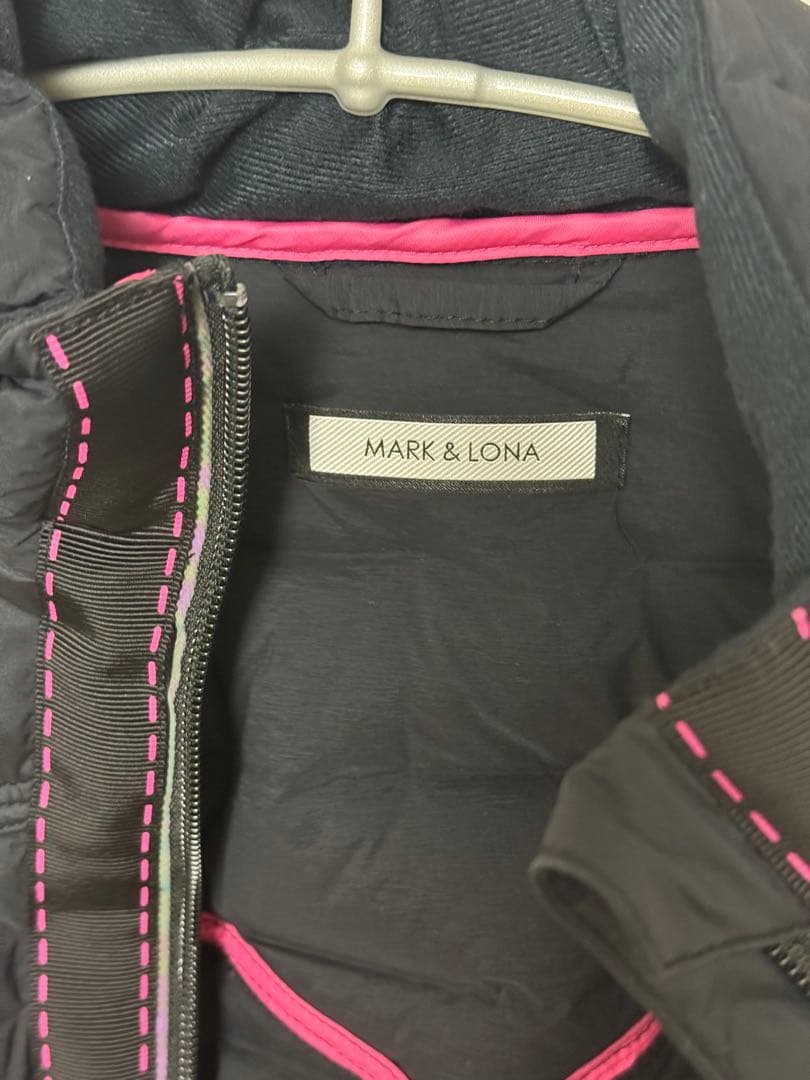 美品MARK & LONA ブラック ダウンジャケット