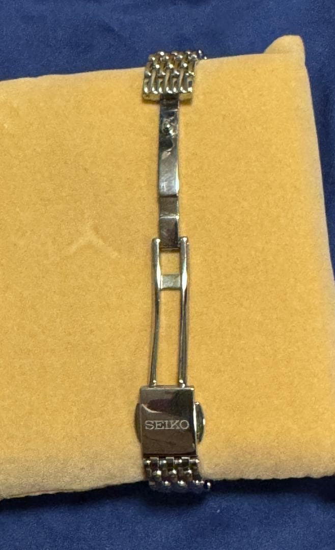 【美品ソーラー腕時計_エクセリーヌ ダイヤモンド付き】