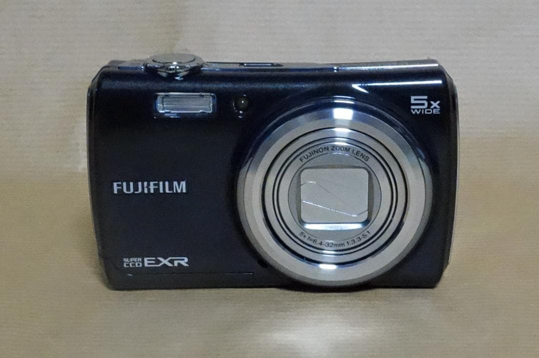 デジタルカメラ FUJI200EXR