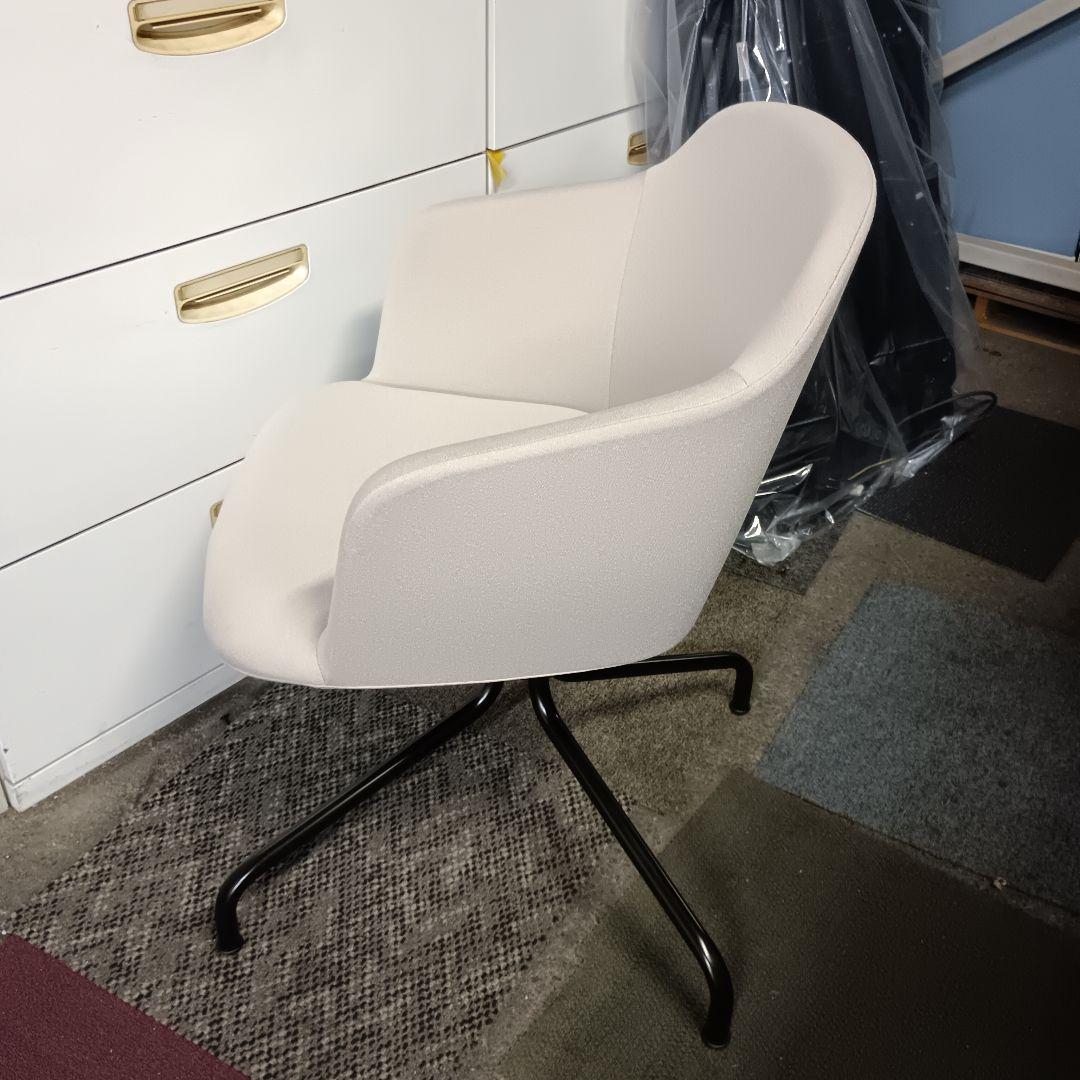 【展示品2025年製】オカムラ　8117　ミーティングチェア　回転椅子