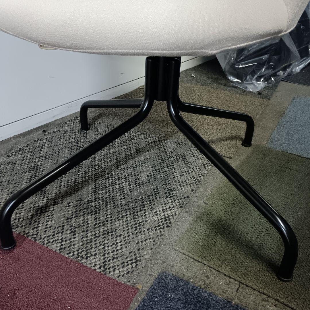 【展示品2025年製】オカムラ　8117　ミーティングチェア　回転椅子