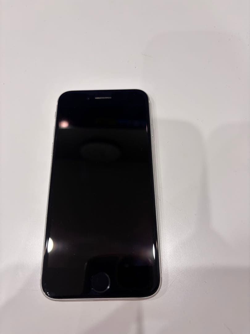 Apple iPhone SE（第2世代）64GB ホワイト