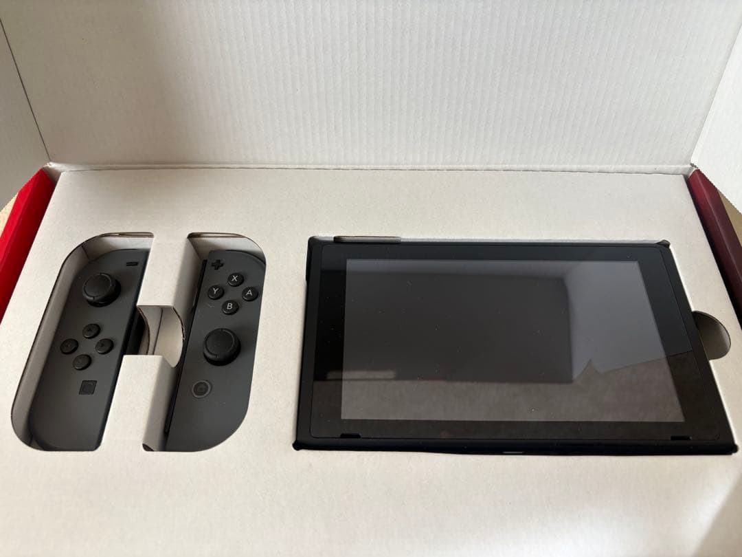 ニンテンドーSwitch 本体　袋以外の付属品完備