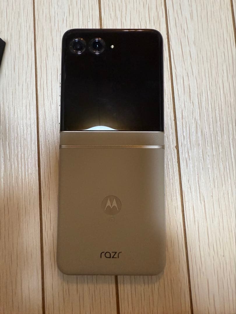 Motorola razr 50（モトローラ レイザー50）256GB