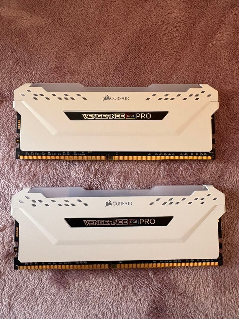 CORSAIR VENGEANCE RGB PROホワイトDDR4 32GB