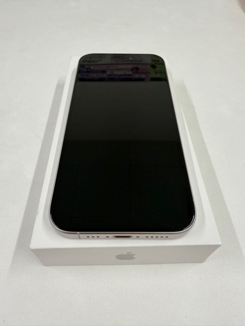 iPhone 15Pro ホワイトチタニウム　本体