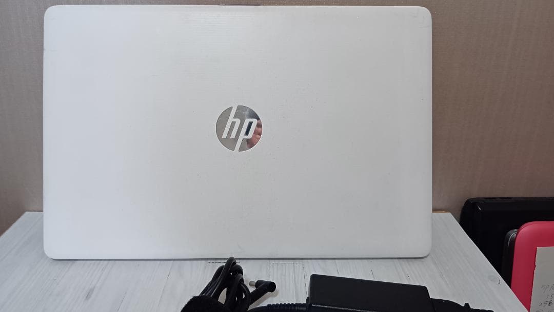 外装破損あり　hp 15-db0214AU AMD