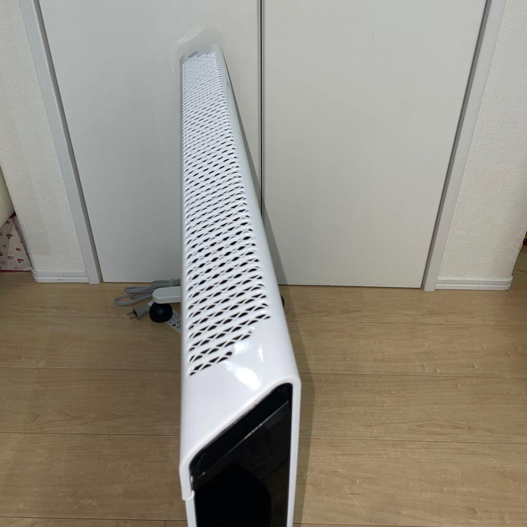 【美品】DeLonghi コンベクターヒーター　ホワイト キャスター付き