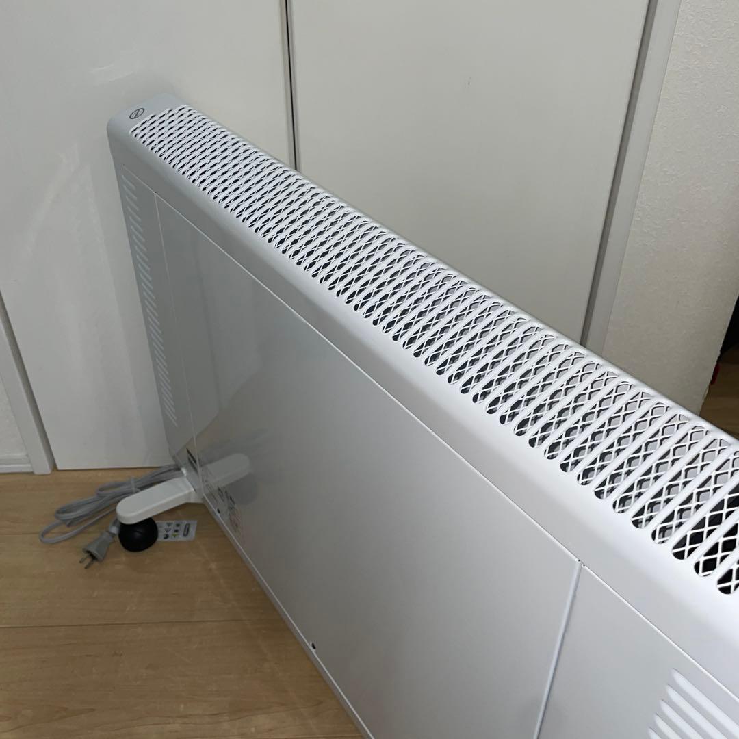 【美品】DeLonghi コンベクターヒーター　ホワイト キャスター付き