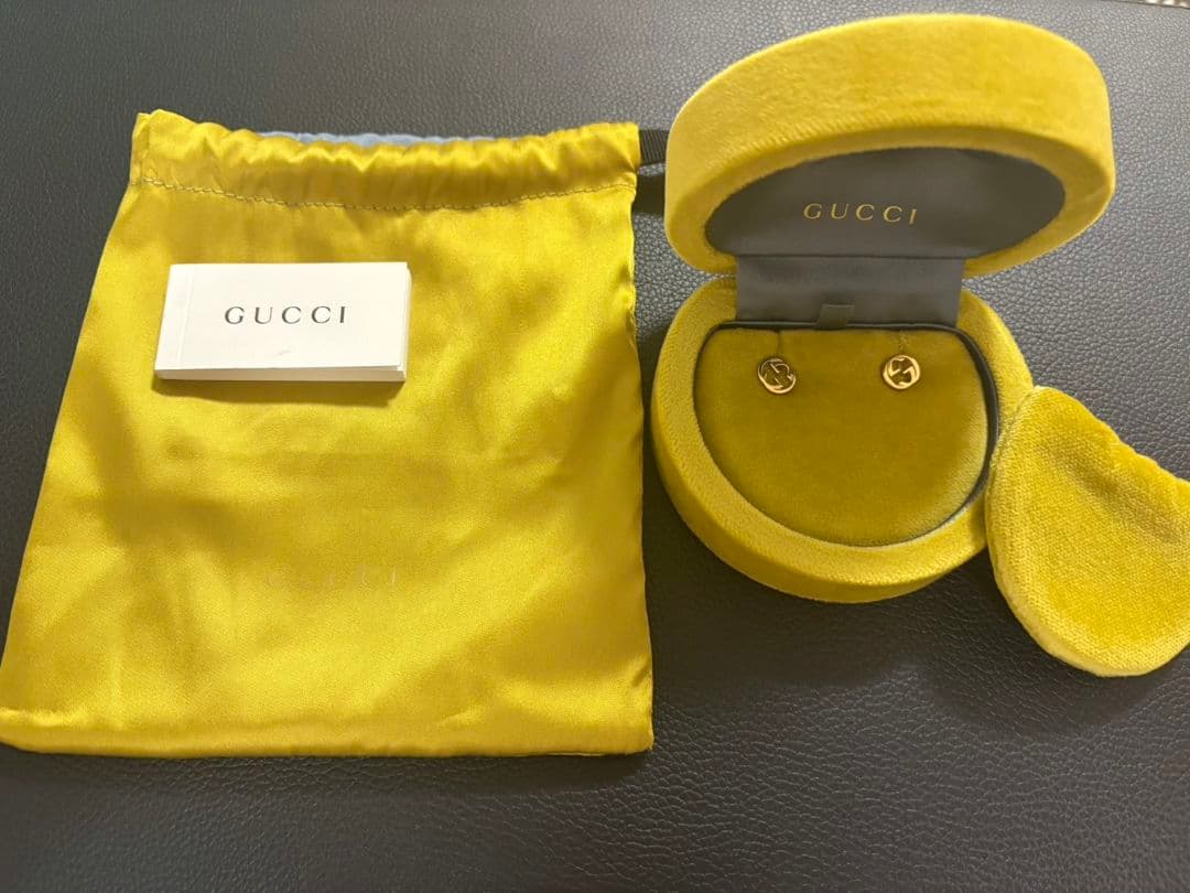 GUCCI ゴールド Gロゴ ピアス　18金