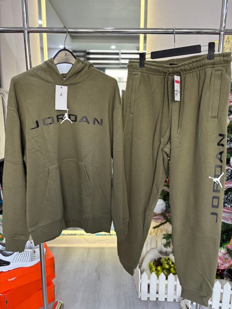JORDAN オリーブ パーカーとパンツセット