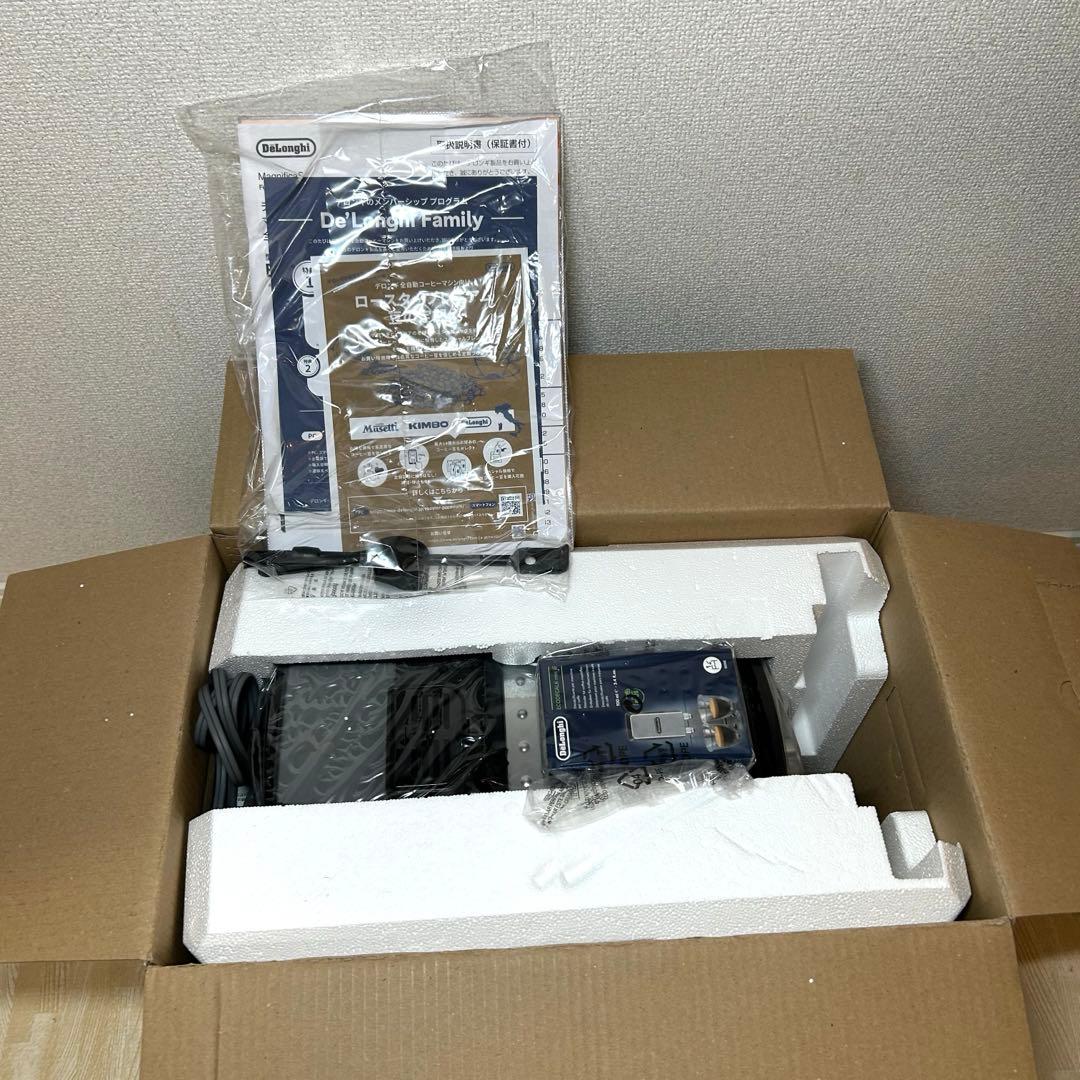 デロンギ(DeLonghi) 全自動コーヒーメーカー　ECAM22112B