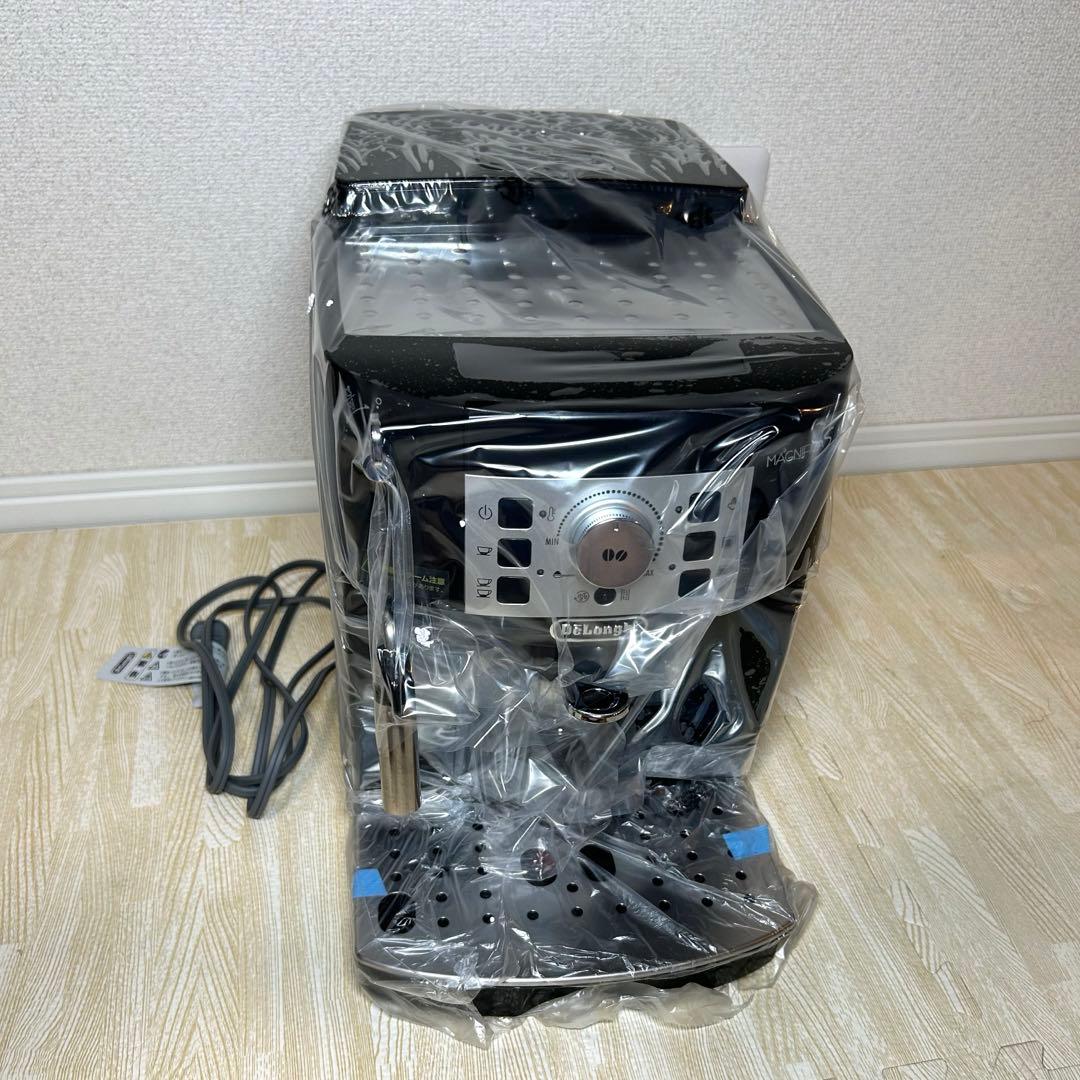 デロンギ(DeLonghi) 全自動コーヒーメーカー　ECAM22112B