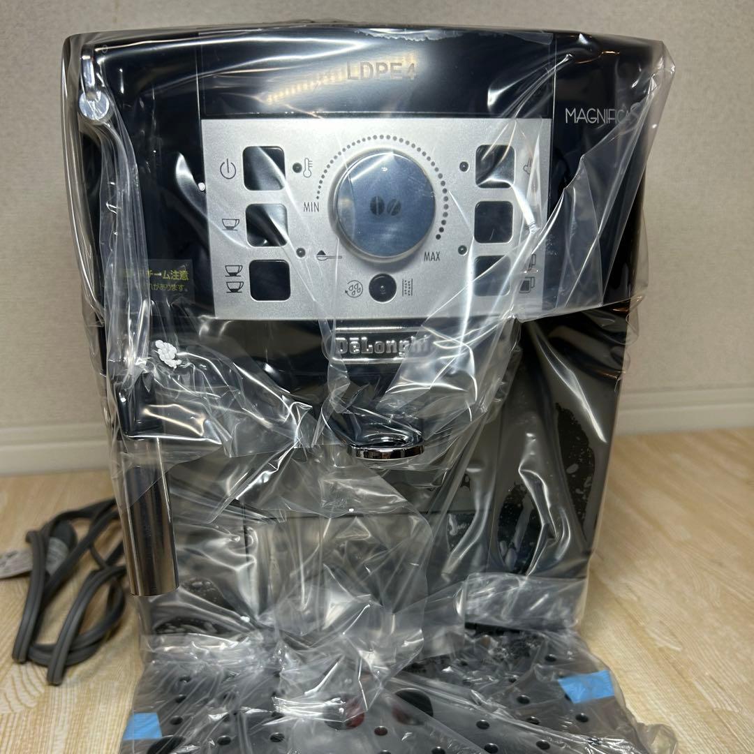 デロンギ(DeLonghi) 全自動コーヒーメーカー　ECAM22112B