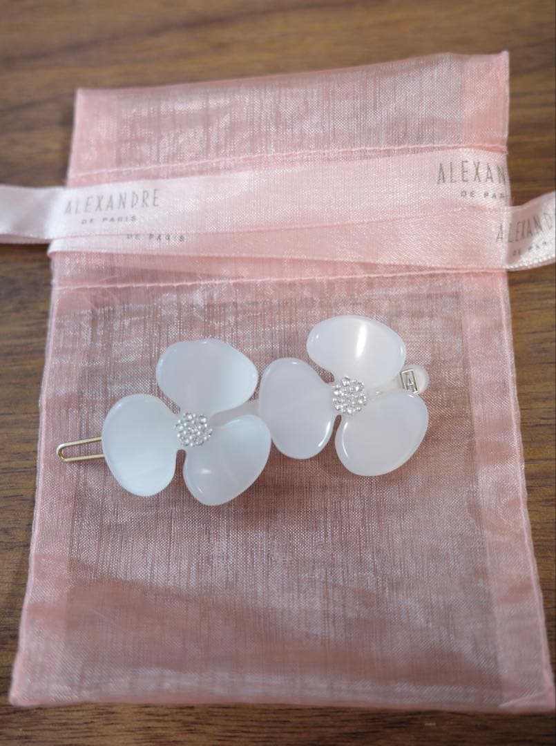 ALEXANDRE DE PARIS ヘアピン　ボールピン　カメリア　ホワイト