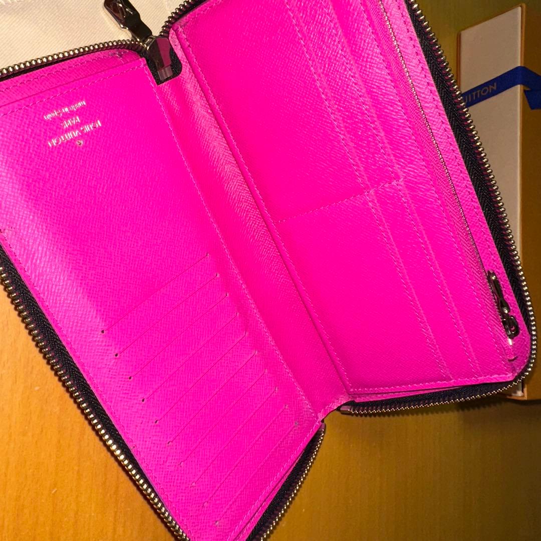LOUIS VUITTON ジッピーウォレット ピンク色　ヴィトン