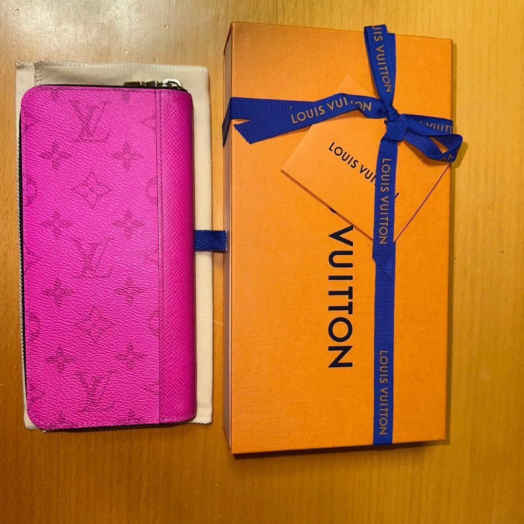 LOUIS VUITTON ジッピーウォレット ピンク色　ヴィトン