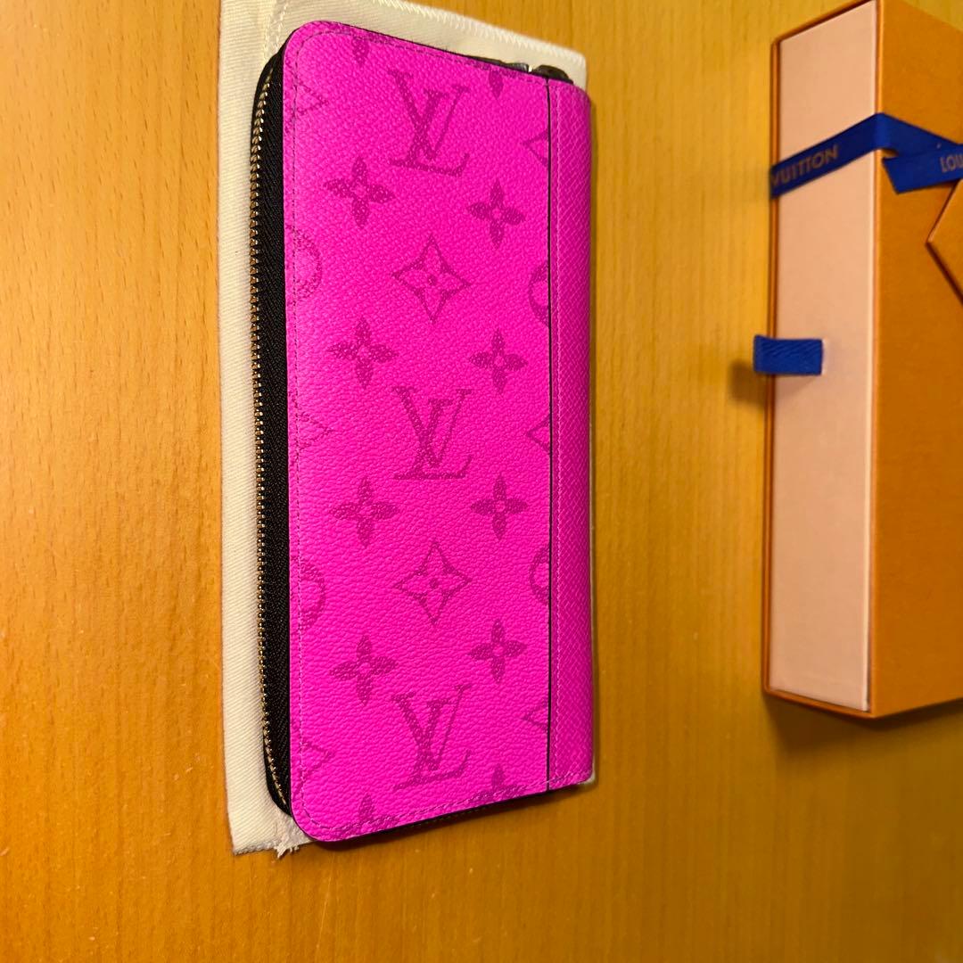 LOUIS VUITTON ジッピーウォレット ピンク色　ヴィトン