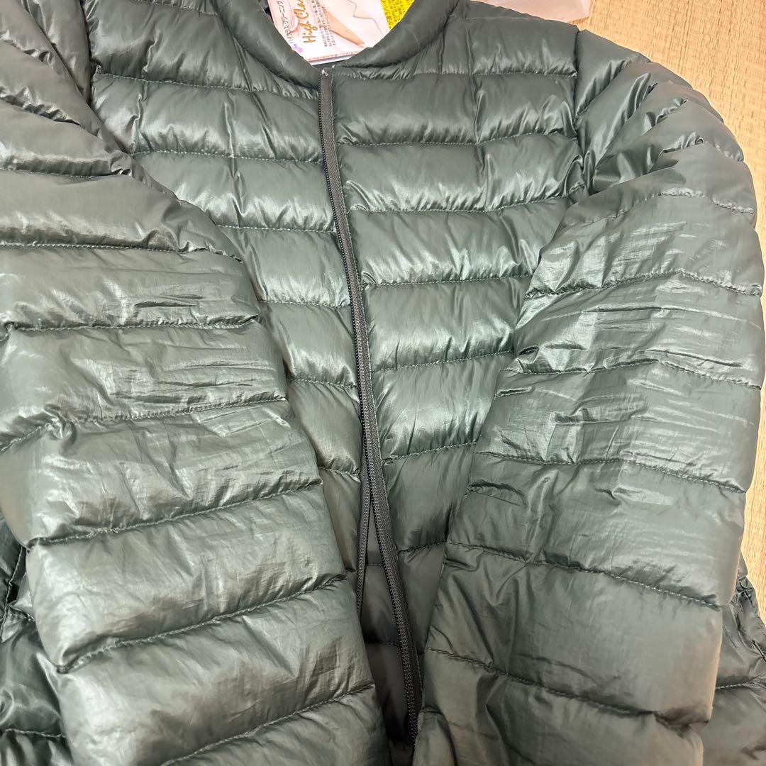 ピレネックス　38サイズ軽量ダウンジャケット オリーブグリーン 収納袋付き