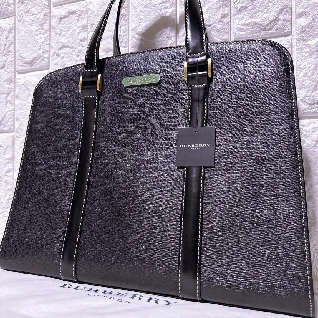 【未使用】バーバリー ブリーフケース ノバチェック ゴールド金具 3層 自立 黒