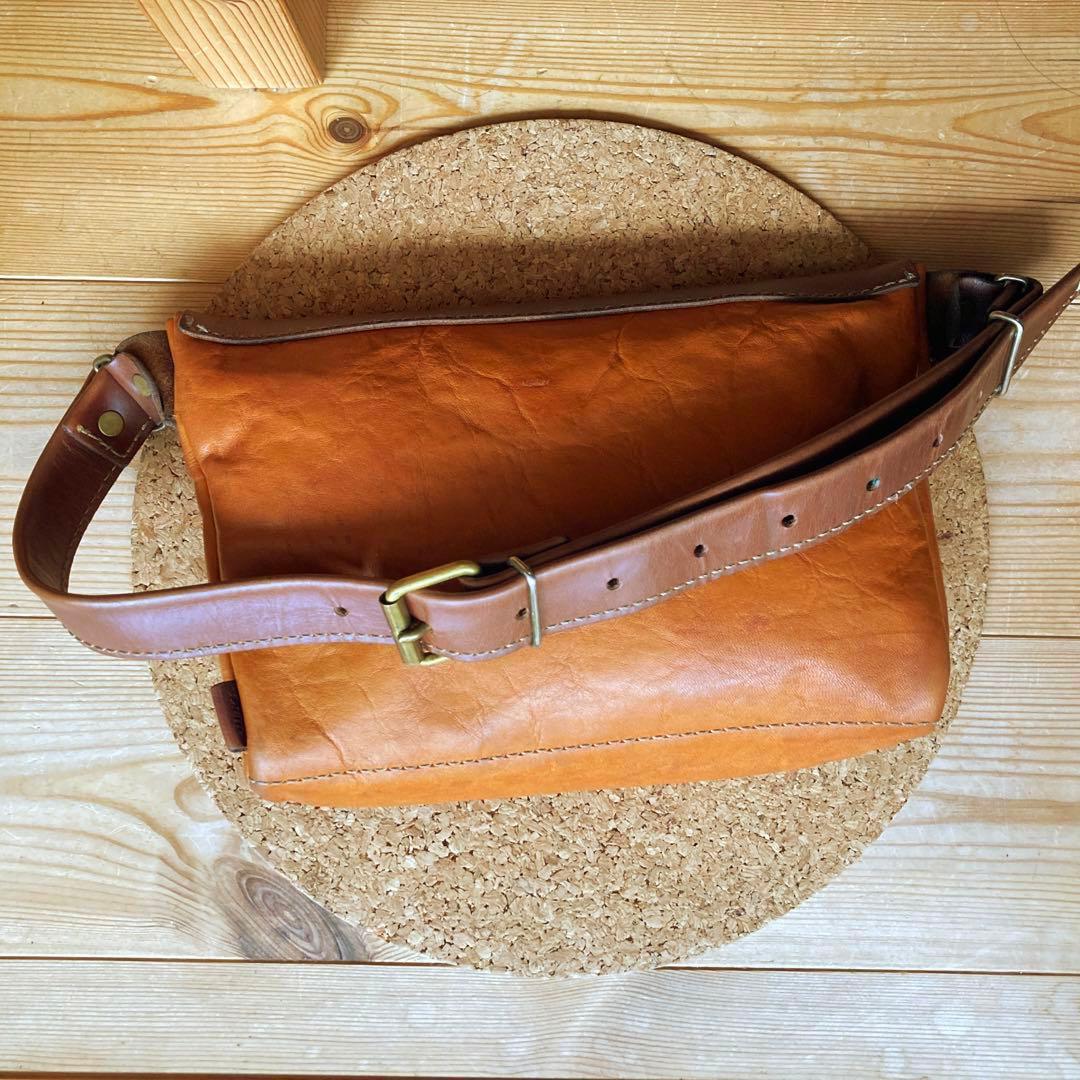 Herz ボディバッグ　ヘルツ　革　キャメル　チョコ