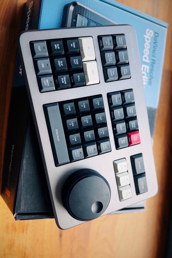 DaVinci Resolve Speed Editor 本体