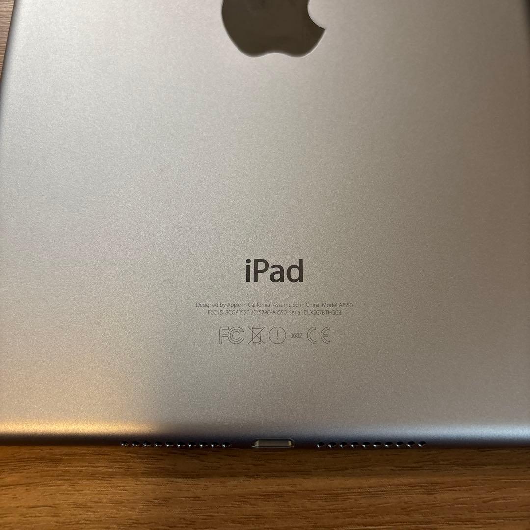 iPad mini 4 スペースグレイ（ケース付き）