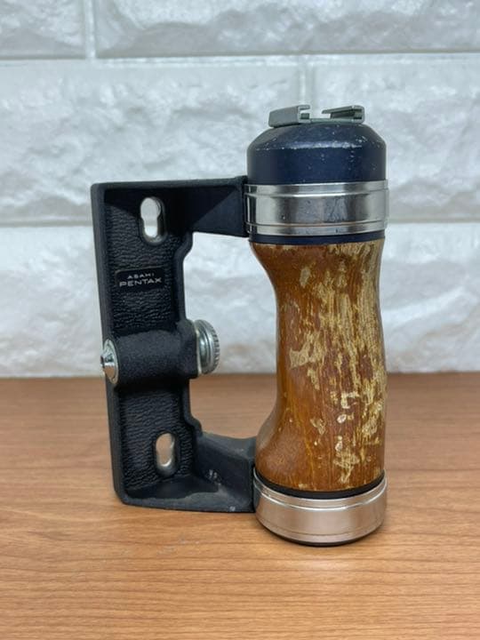 pentax 67 / pentax 67ii 用のウッドグリップ