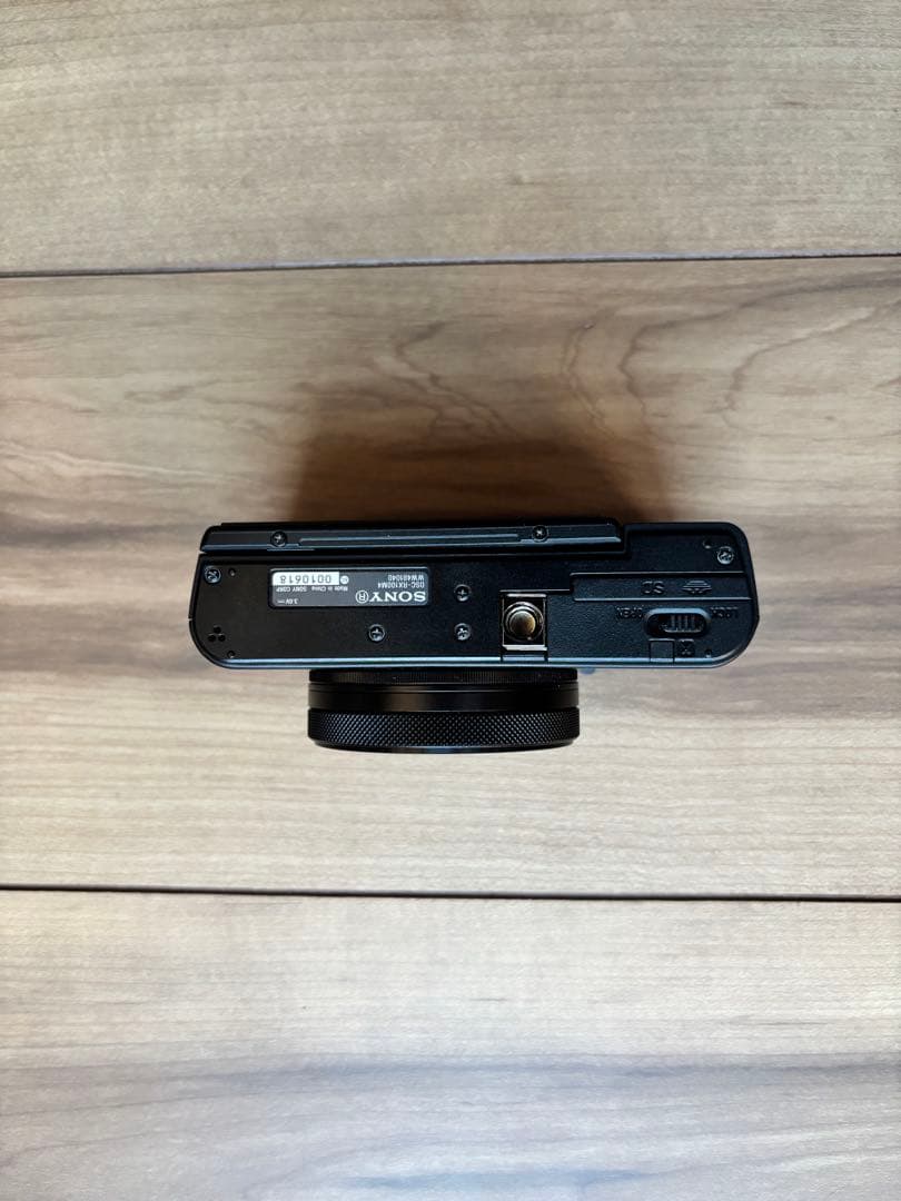 SONY Cyber−Shot RX DSC-RX100M4