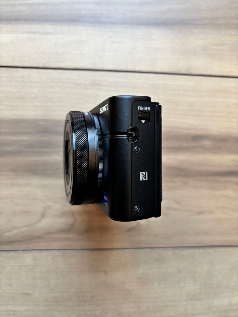 SONY Cyber−Shot RX DSC-RX100M4