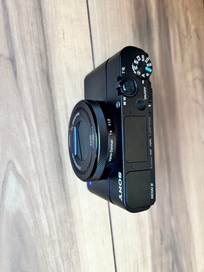 SONY Cyber−Shot RX DSC-RX100M4