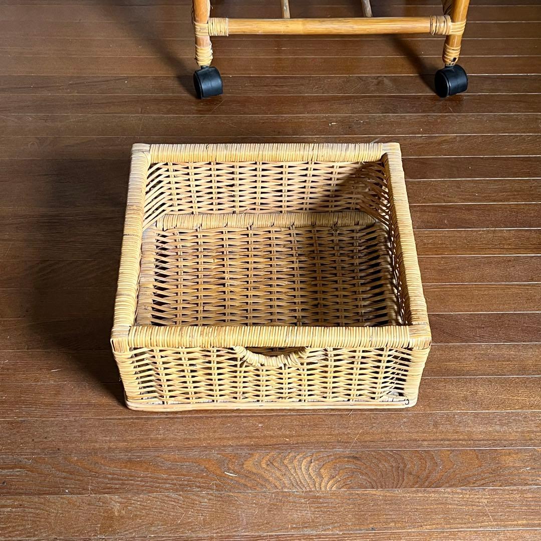 【アンティーク】籐 ラタン キャスター付き ランドリーラック シェルフ 脱衣かご