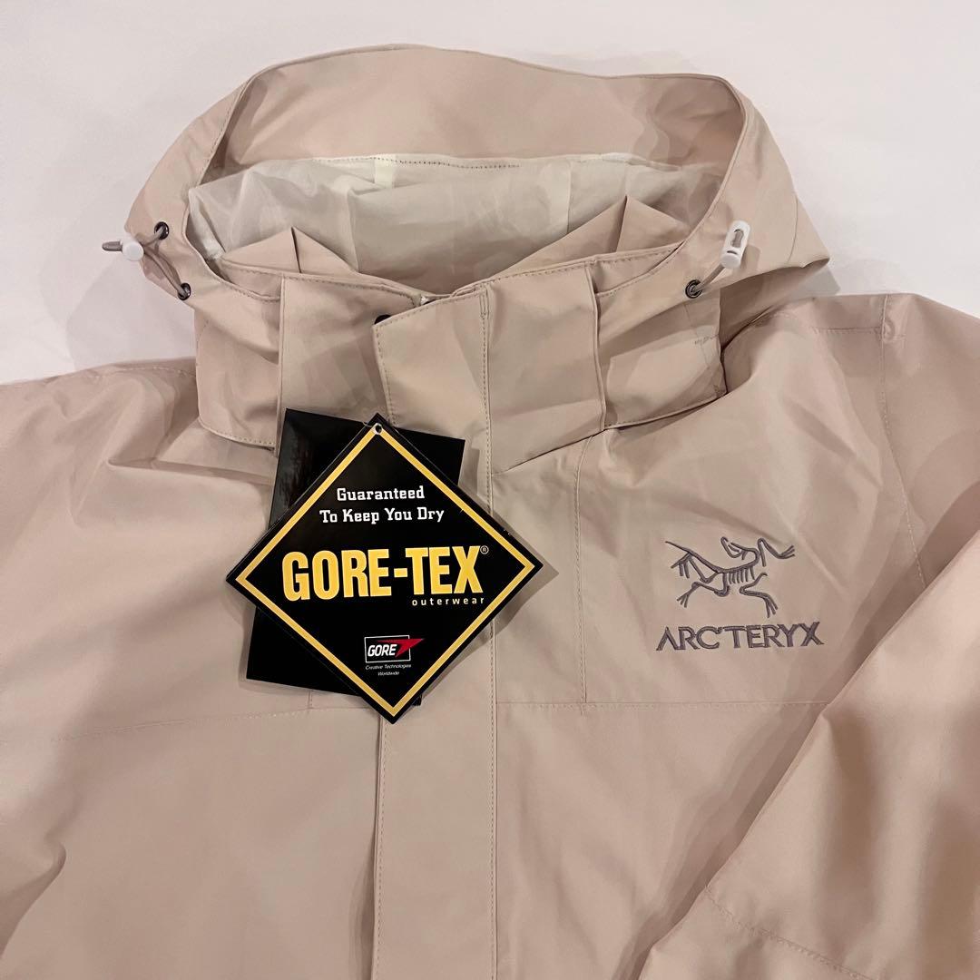 アイボリー　ウィンドブレーカー　ゴアテックス　新品未　マウンテンパーカー