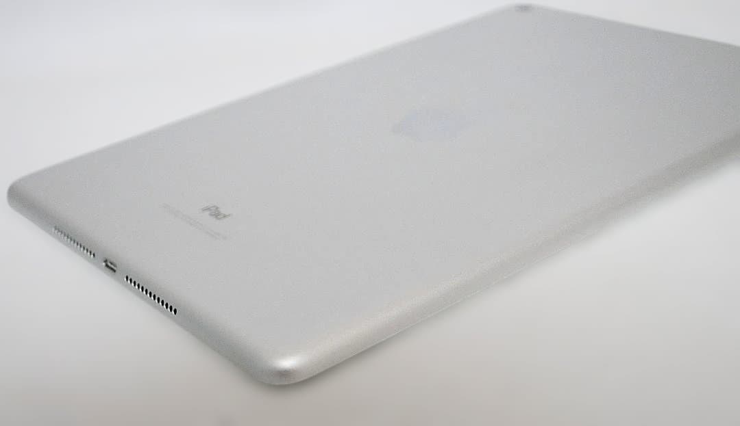 Apple iPad /第5世代 32GB Wifi シルバー バッテリ89%