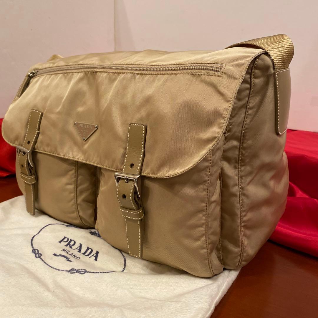 PRADA ショルダーバッグ　ベージュ　テスート　三角ロゴメッセンジャー男女兼用