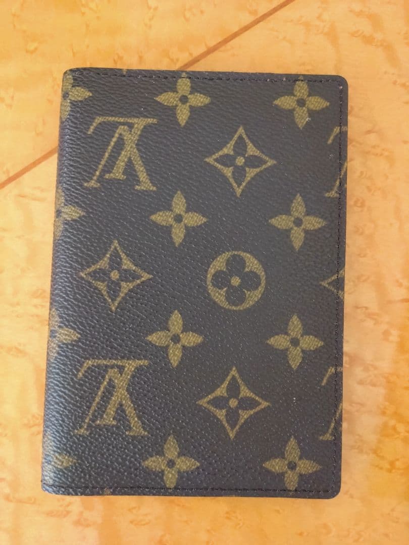 Louis Vuitton パスポートケース モノグラム
