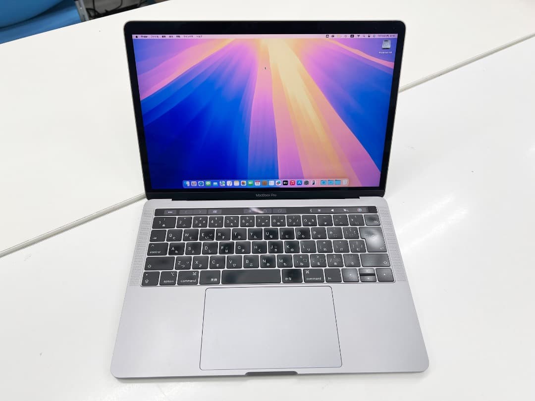 MacBook pro 2018 13インチ i7 16GB スペースグレー