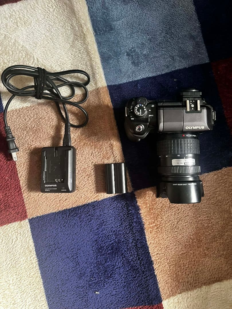 Olympus E-300 デジタルカメラ 本体と付属品