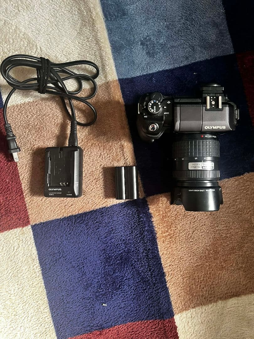 Olympus E-300 デジタルカメラ 本体と付属品