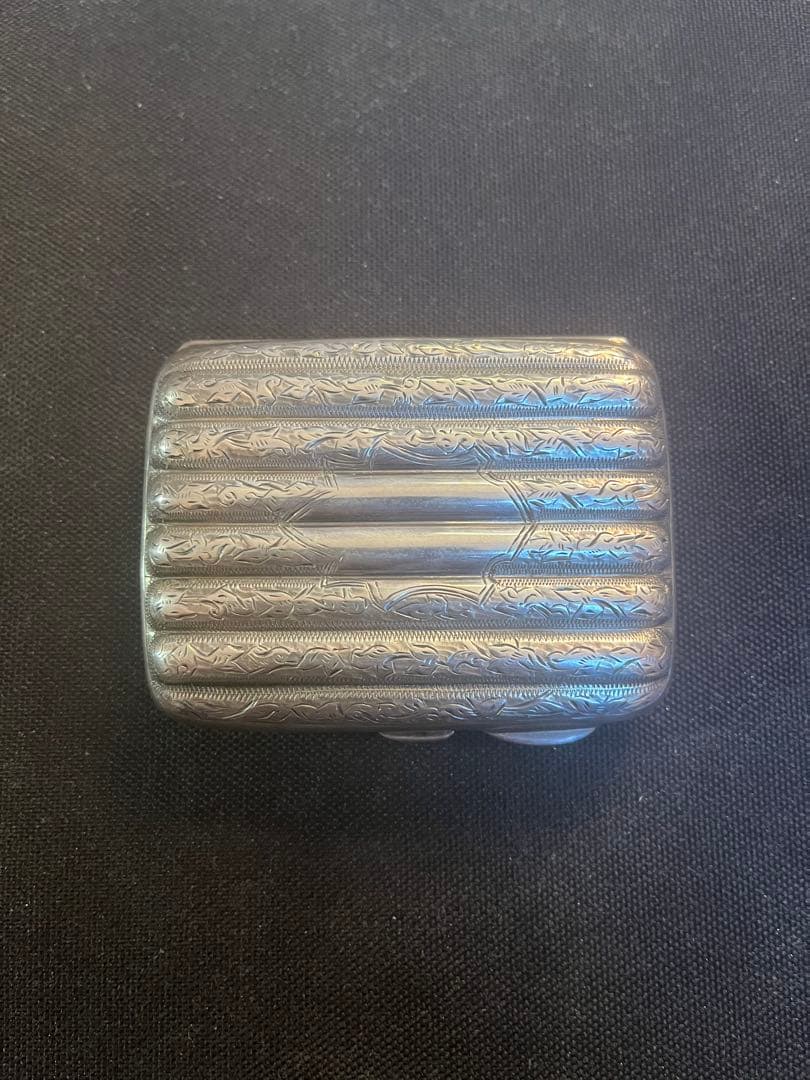 フランスアンティーク　装飾入り　銀無垢シガレットケース