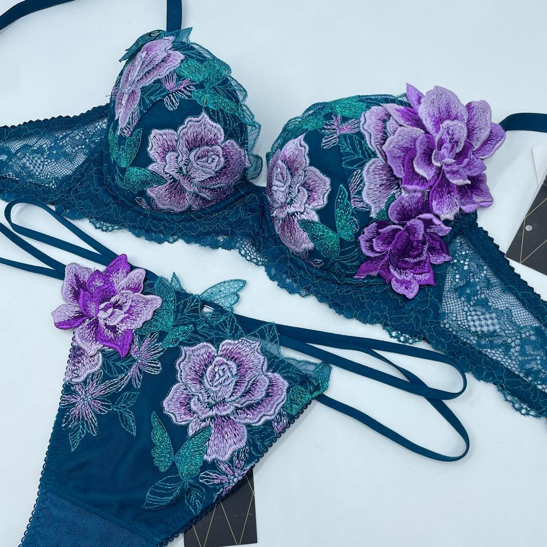 新品・タグ付き　ワコール　サルート８３G・ホリック　ブラジャーソングE70M