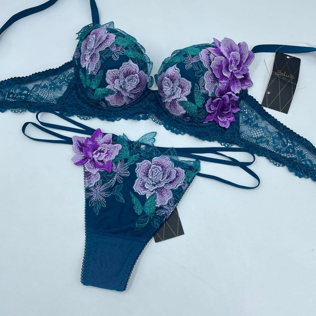 新品・タグ付き　ワコール　サルート８３G・ホリック　ブラジャーソングE70M