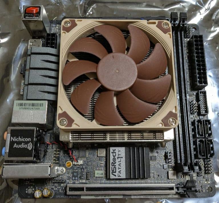 ASRock Fatal1ty Mini-ITXマザボ＋Ryzen7 3700X