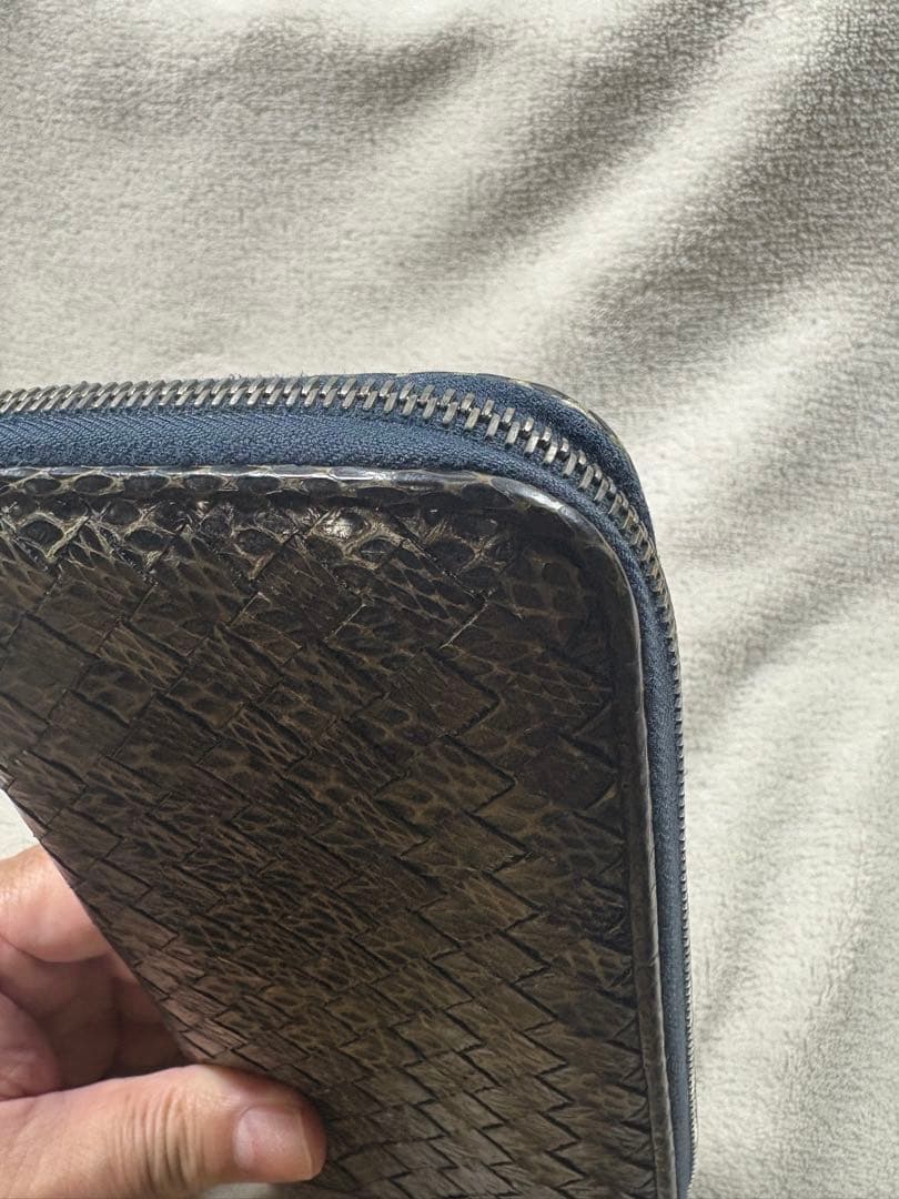 極美品　希少パイソン　ボッテガべネタイントレチャート　長財布　ラウンドファスナー