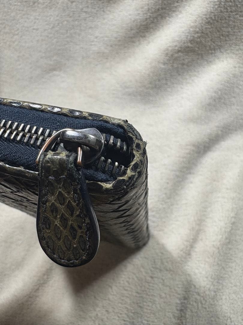 極美品　希少パイソン　ボッテガべネタイントレチャート　長財布　ラウンドファスナー