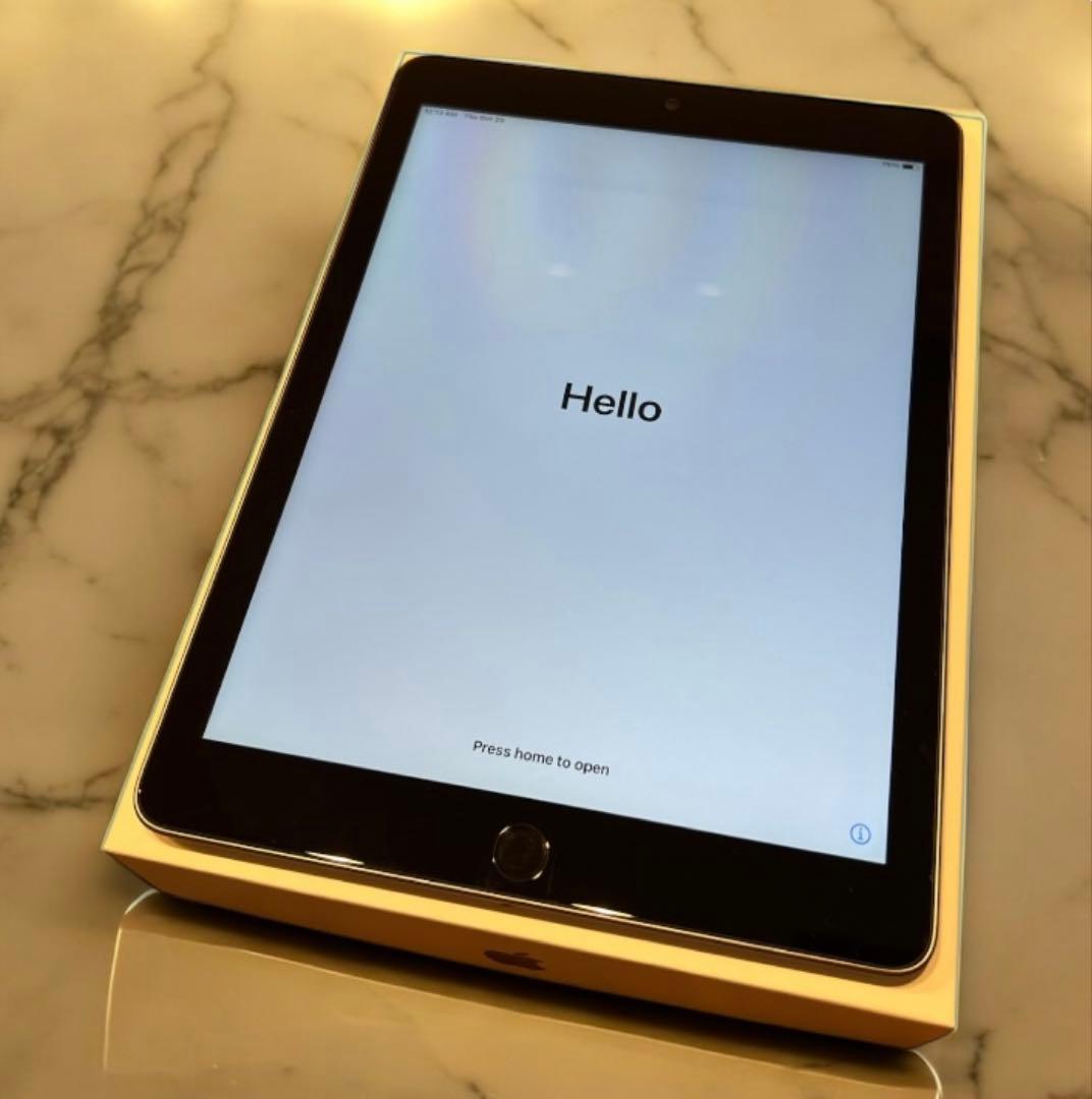 Apple iPad（第5世代）Wi-Fiモデル 128GB スペースグレイ