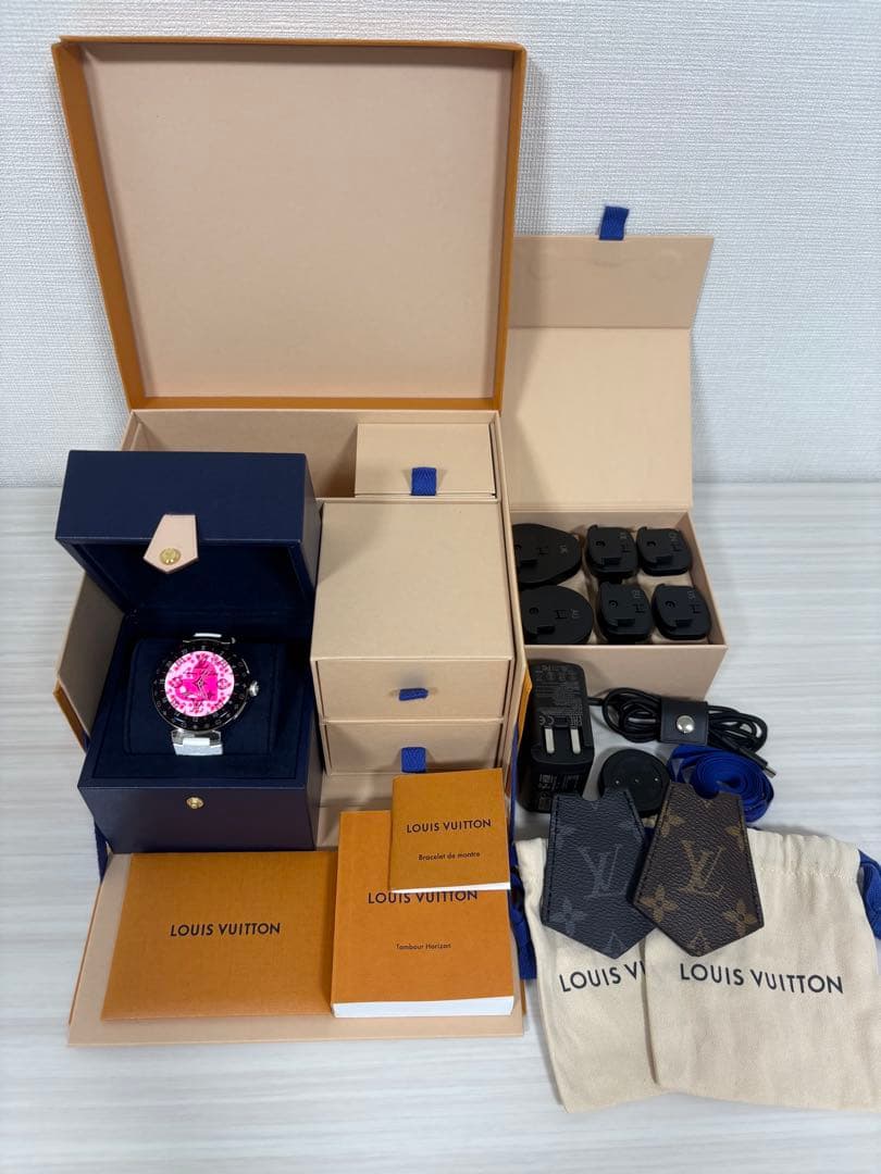 Louis Vuitton タンブールホライゾンv3 ライトアップ