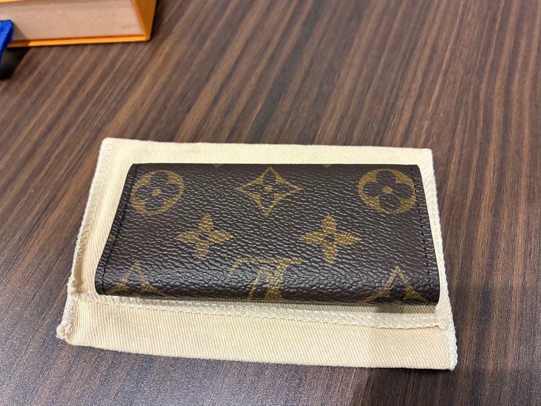 h8787moka【新品】LOUIS VUITTON ミュルティクレ 4